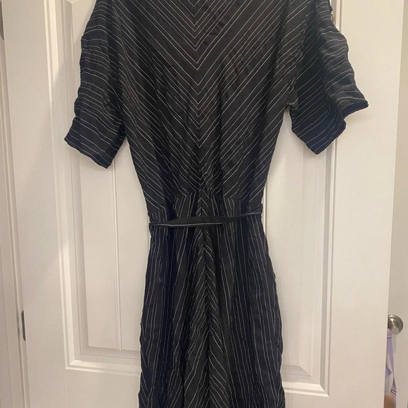 APOSTROPHE Black Silver fit flare Dress, Belted, Collar, Button Front, Roll Tab - Picture 2 of 8